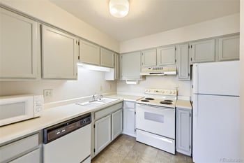 1383 W 88th Ave #302, Thornton, CO 80260