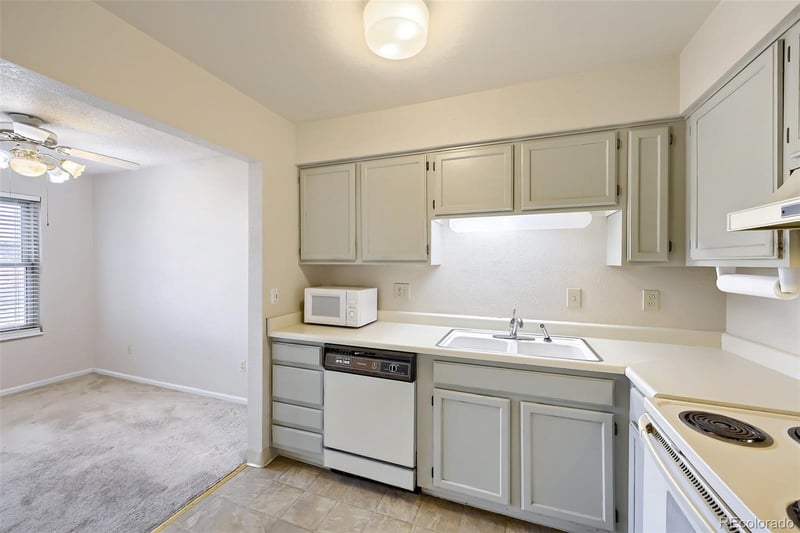1383 W 88th Ave #302, Thornton, CO 80260