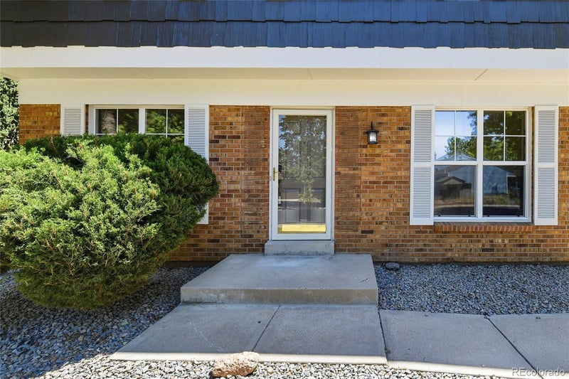 1430 S Vaughn Cir, Aurora, CO 80012