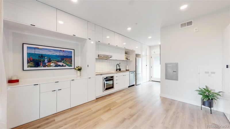 2120 Downing St #208, Denver, CO 80205