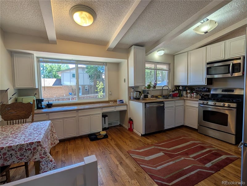 8226 Yarrow Ct, Arvada, CO 80005