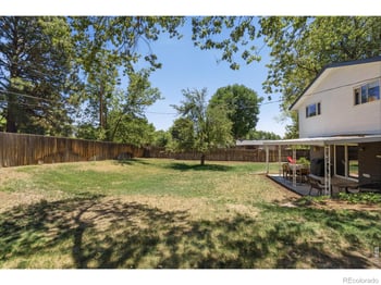 7616 Oak St, Arvada, CO 80005