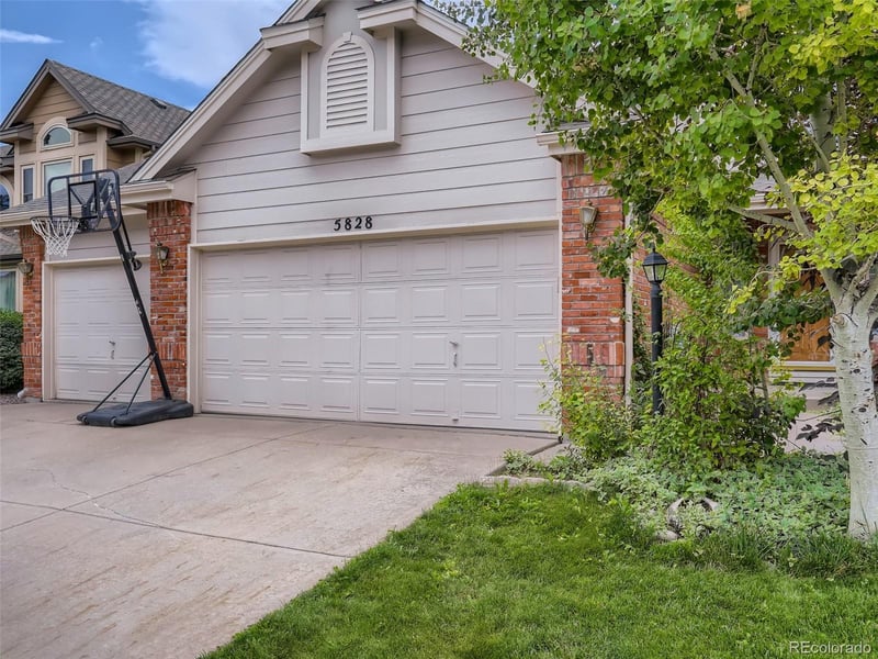 5828 S Danube St, Aurora, CO 80015