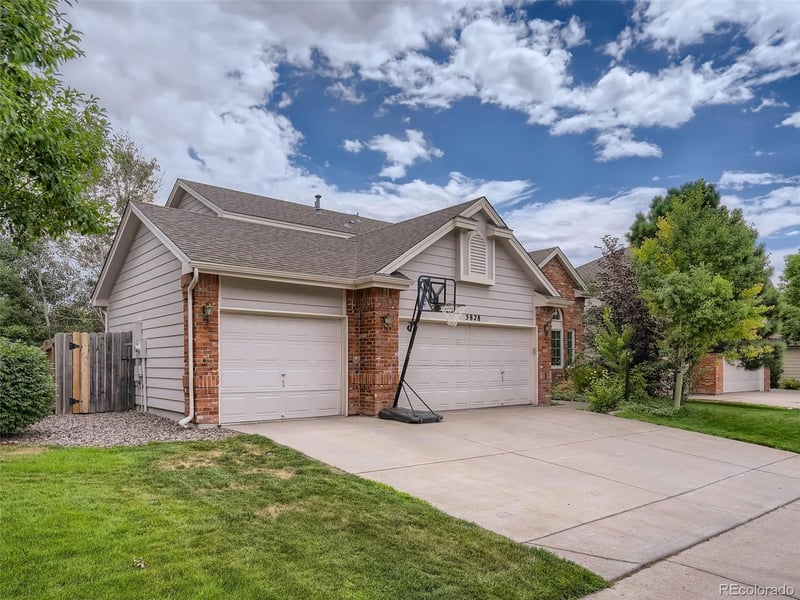 5828 S Danube St, Aurora, CO 80015