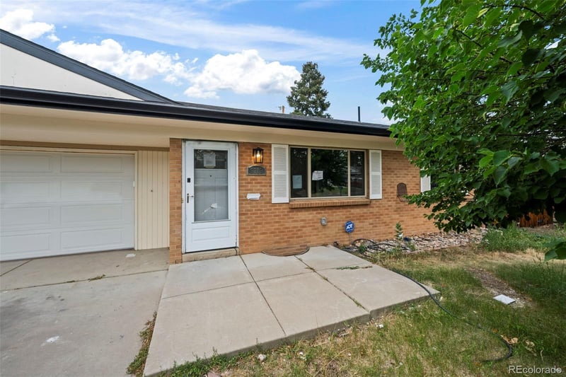 5715 5th Ave, Lakewood, CO 80226