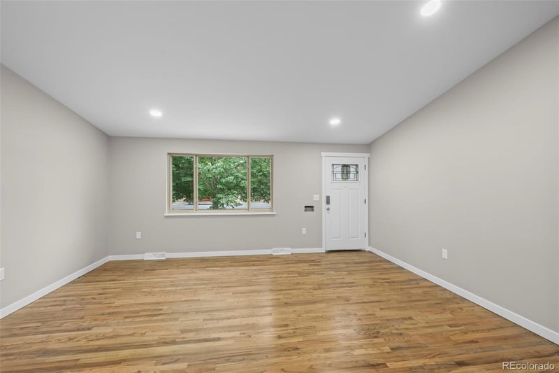 5715 5th Ave, Lakewood, CO 80226