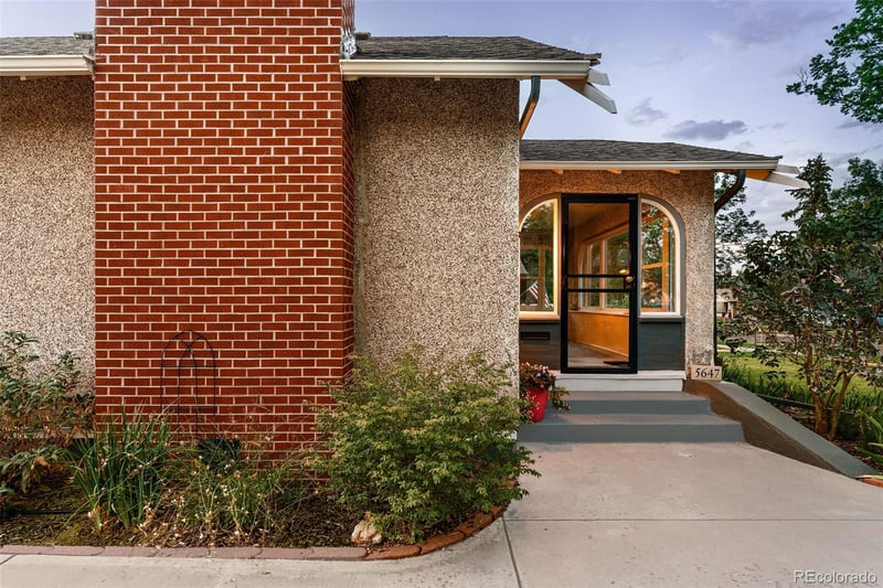 5647 S Louthan St, Littleton, CO 80120
