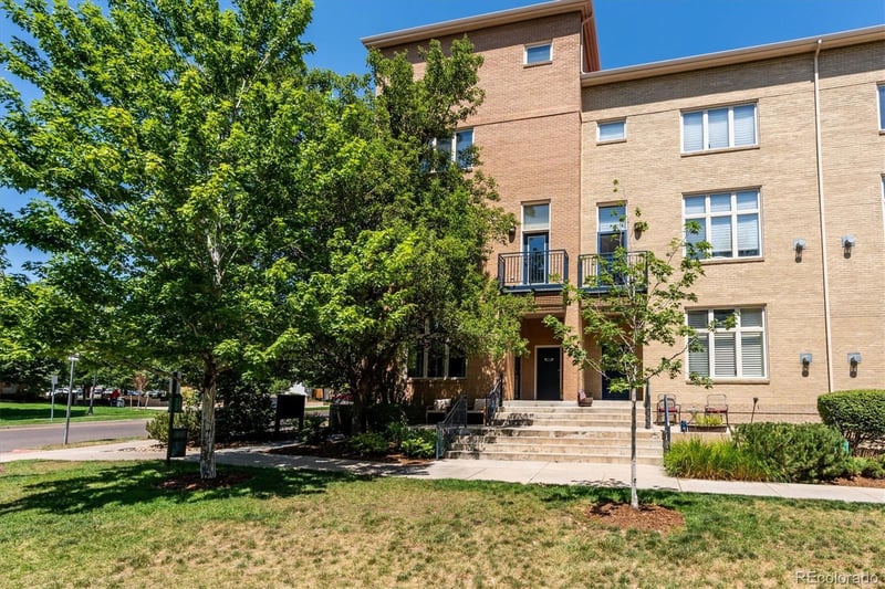 220 Roslyn St #701, Denver, CO 80230
