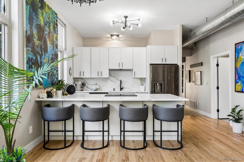 220 Roslyn St #701, Denver, CO 80230