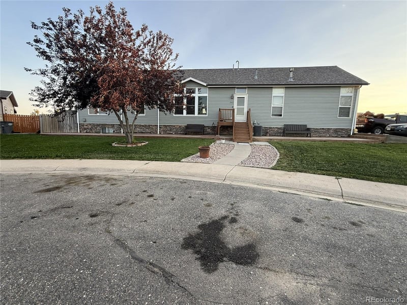 245 Crawford Ave, Keenesburg, CO 80643