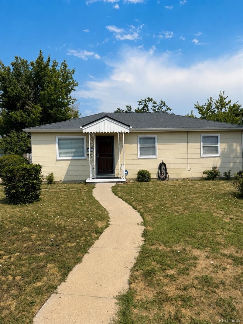 1132 Moline St, Aurora, CO 80010