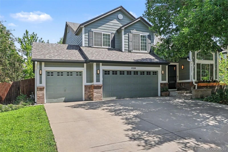 1524 Red Mountain Dr, Longmont, CO 80504