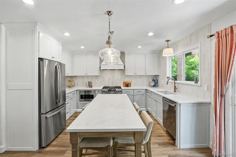 1524 Red Mountain Dr, Longmont, CO 80504