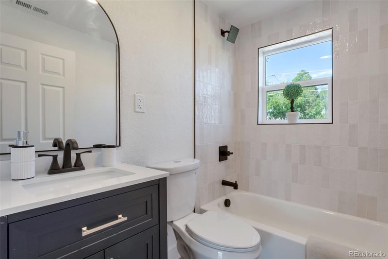 3715 Jackson St, Denver, CO 80205