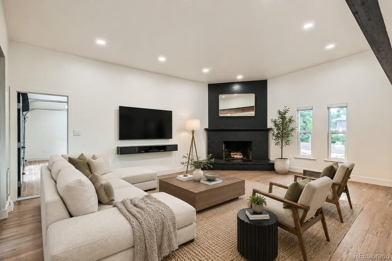 22 Rangeview Dr, Wheat Ridge, CO 80215