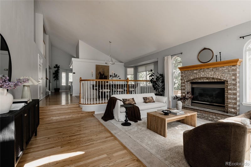 10011 Oak Leaf Way, Littleton, CO 80129