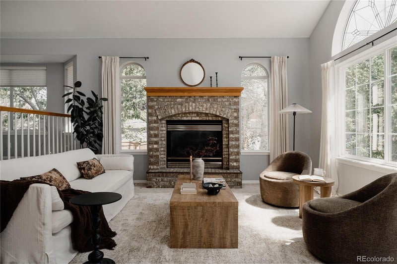 10011 Oak Leaf Way, Littleton, CO 80129