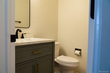 21878 E Powers Dr, Aurora, CO 80015