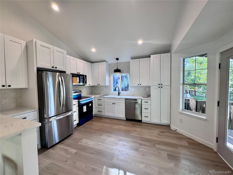 9633 W Elmhurst Pl, Littleton, CO 80128