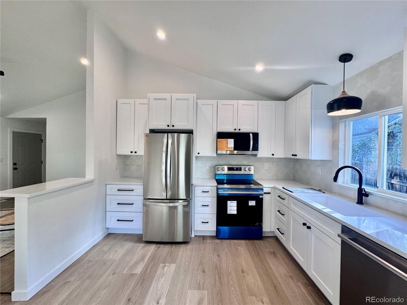 9633 W Elmhurst Pl, Littleton, CO 80128