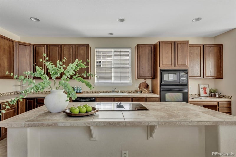 22245 E Glasgow Pl, Aurora, CO 80016