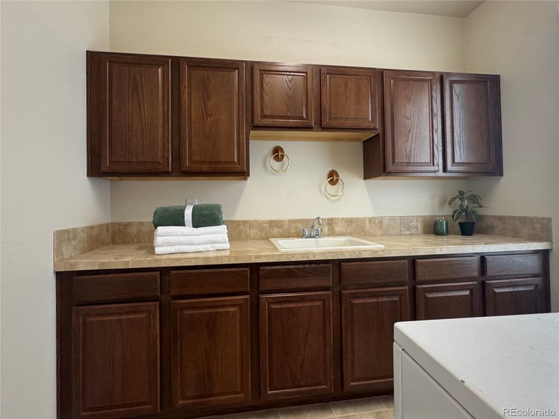 22245 Glasgow Pl, Aurora, CO 80016