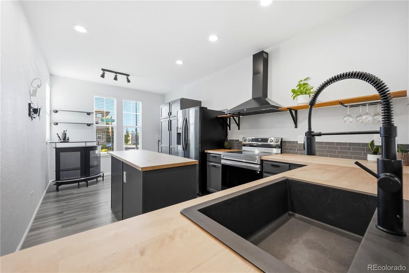 10699 Torrington Ln, Littleton, CO 80126