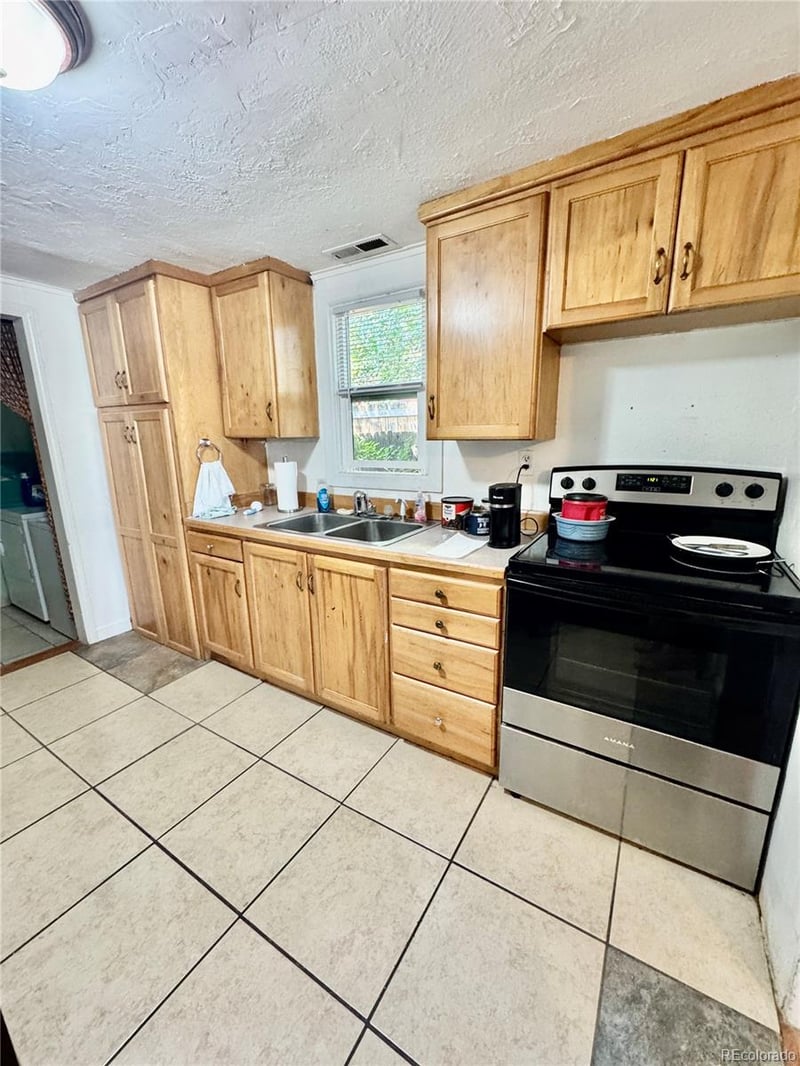 431 School St, Rangely, CO 81648