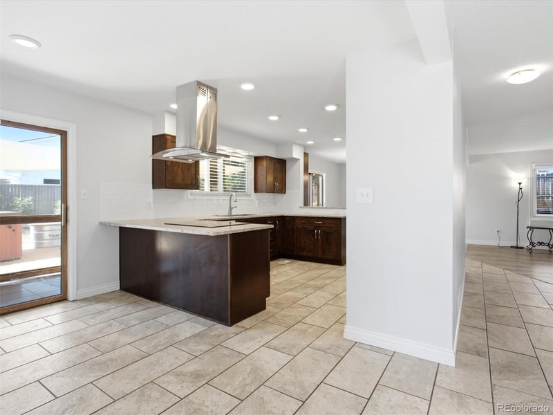 8074 W Brook Dr, Littleton, CO 80128