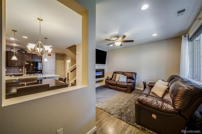 570 Dry Creek Pl, Littleton, CO 80122