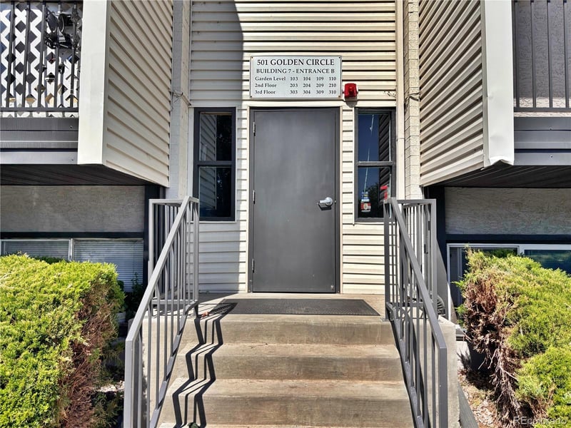 501 Golden Cir #303, Golden, CO 80401