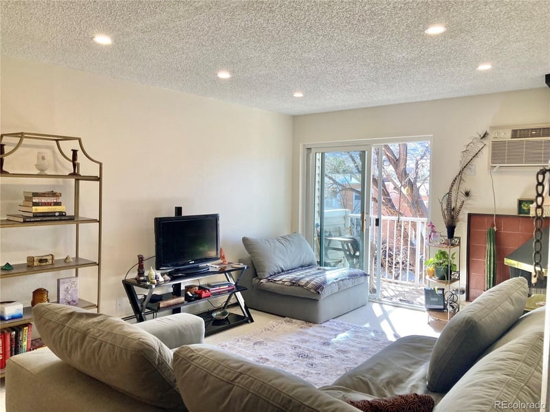 501 Golden Cir #303, Golden, CO 80401