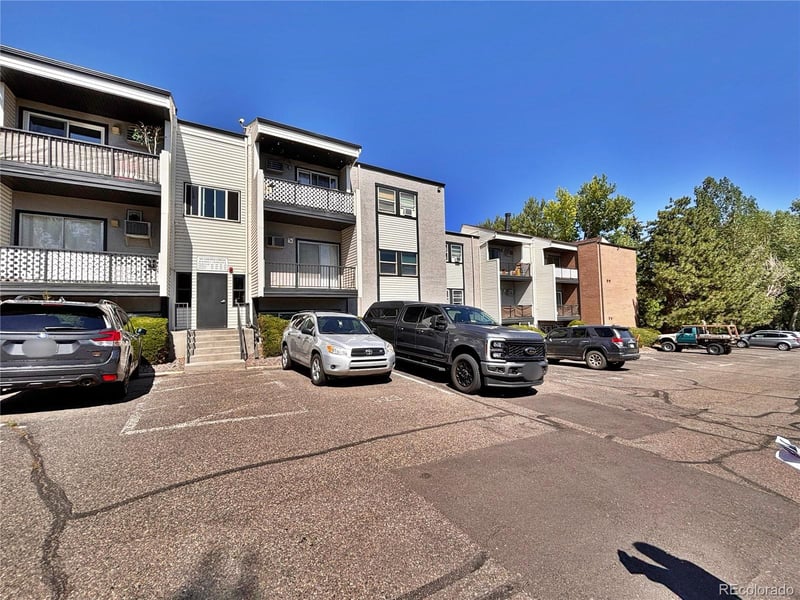 501 Golden Cir #303, Golden, CO 80401