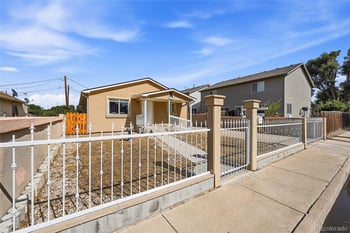 518 15th Avenue Ct, Greeley, CO 80631