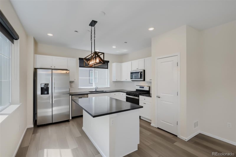 23630 E 41st Ave, Aurora, CO 80019