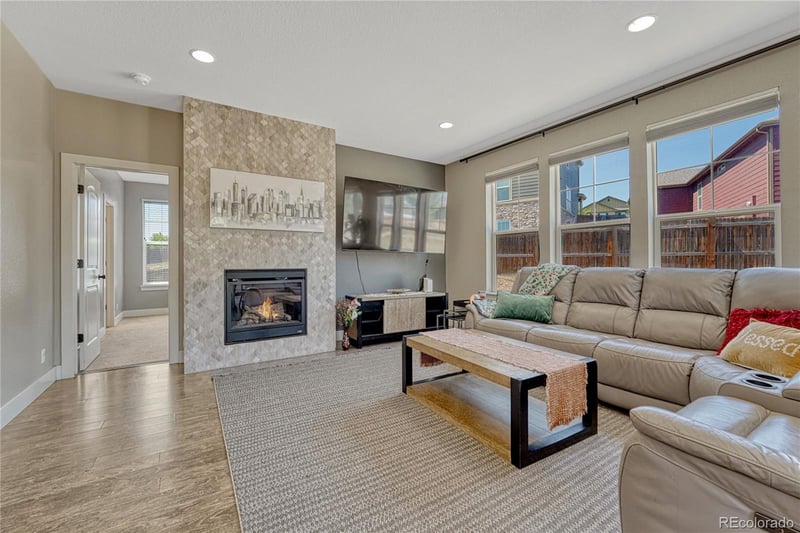 1955 Danube Way, Aurora, CO 80013