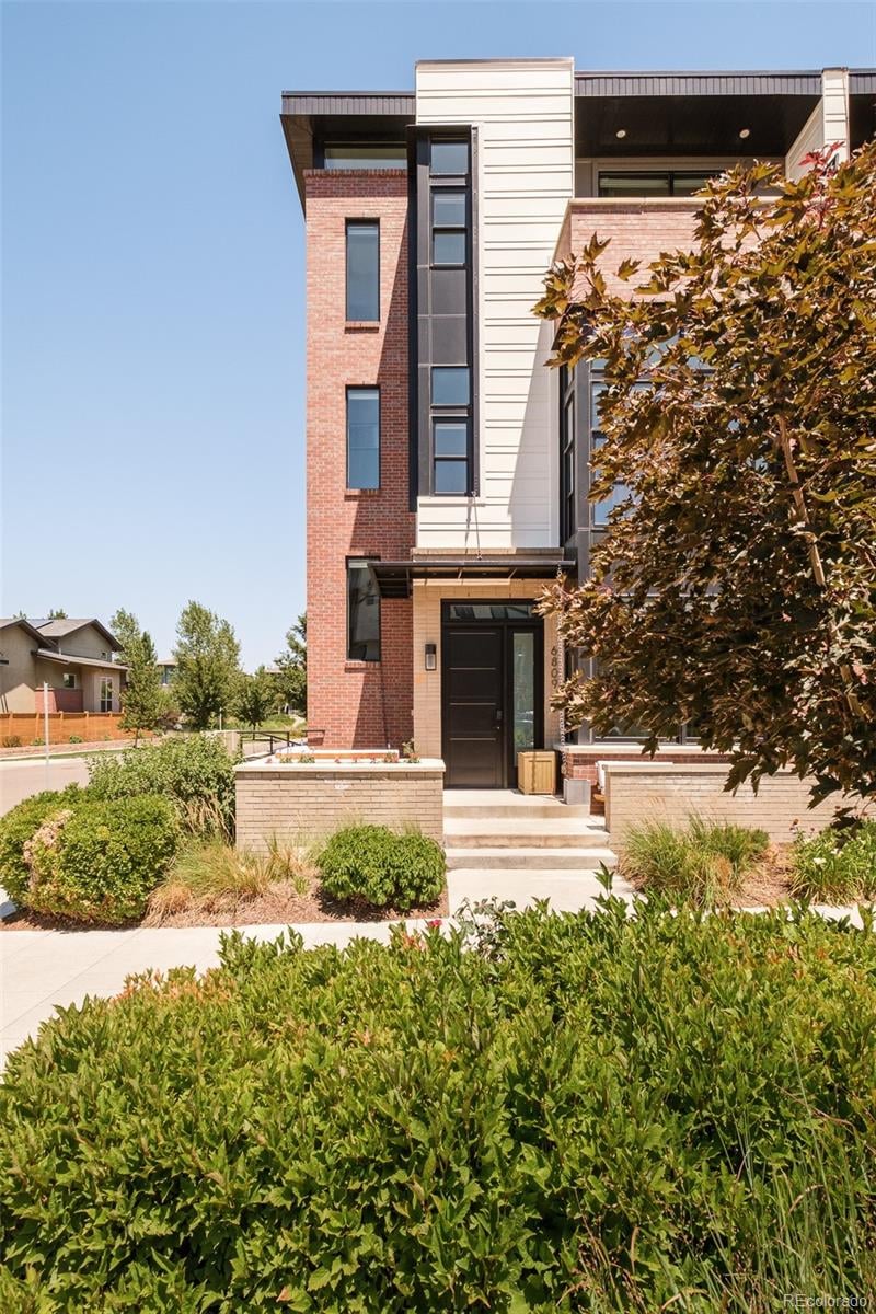 6809 Lowry Blvd, Denver, CO 80230