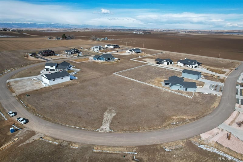 9411 Meadow Farms Dr, Milliken, CO 80543