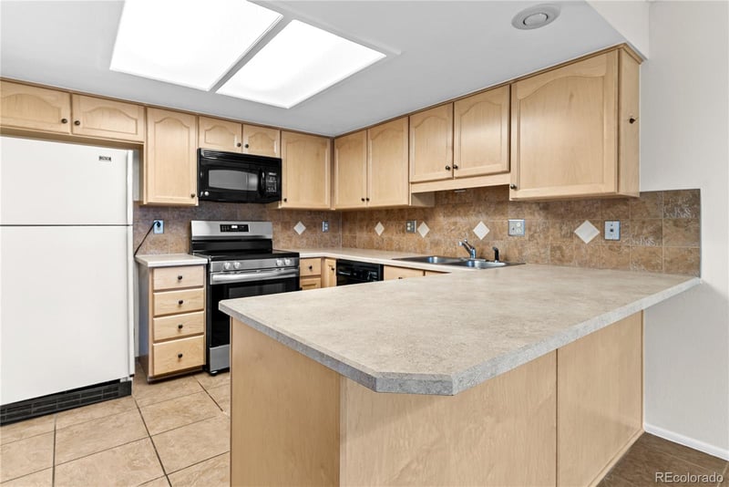 13952 E Arizona Ave, Aurora, CO 80012