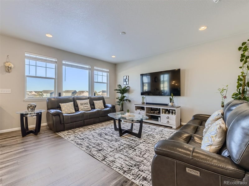6881 Uriah St, Aurora, CO 80016