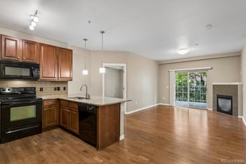 1044 Rockhurst Dr #102, Highlands Ranch, CO 80129
