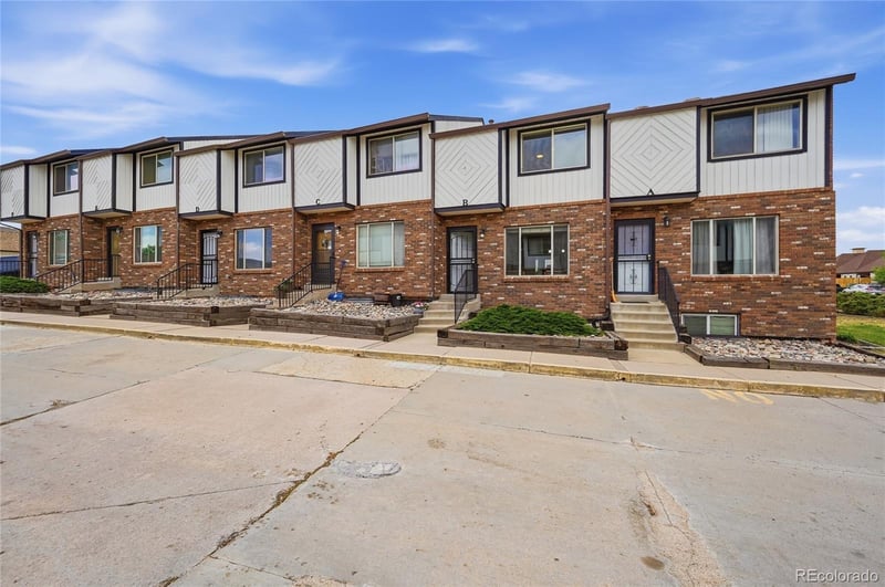 9850 Stanford Ave #B, Littleton, CO 80123