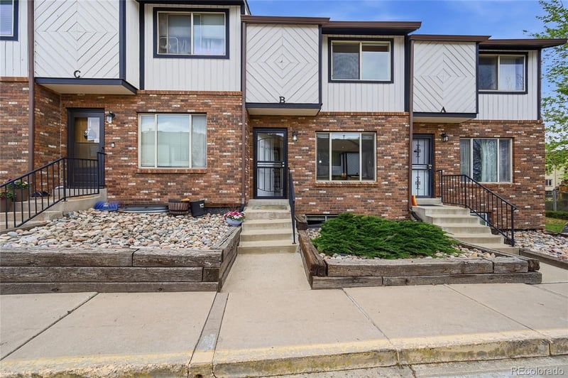 9850 Stanford Ave #B, Littleton, CO 80123