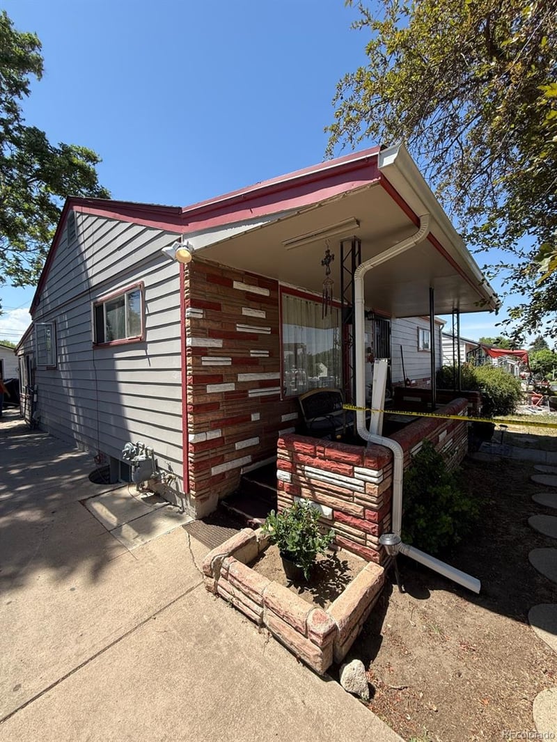 1581 S Zuni St, Denver, CO 80223