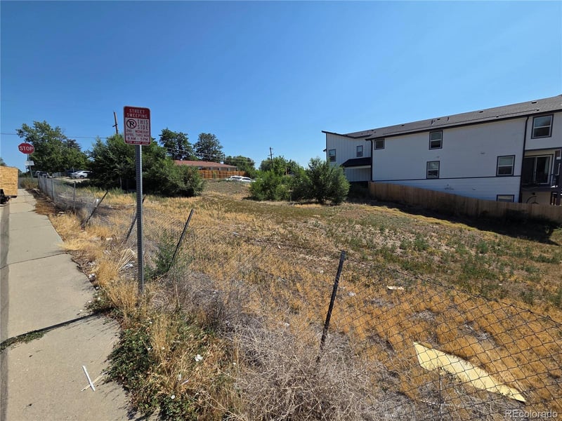 890 Winona Ct, Denver, CO 80204