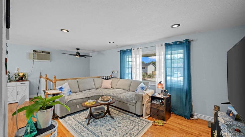 3114 Mission St, Colorado Springs, CO 80909