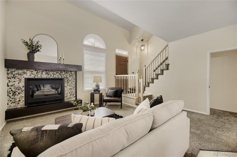 2902 W Long Cir #B, Littleton, CO 80120