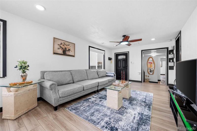 1467 N Main St, Strasburg, CO 80136