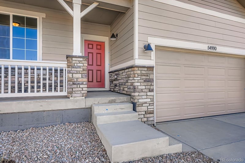 55015 28th Pl, Strasburg, CO 80136