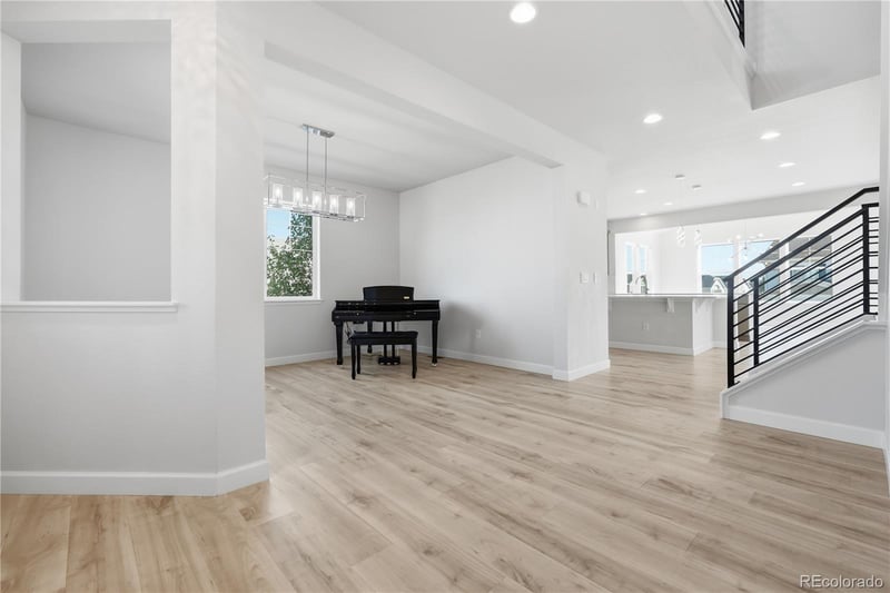 27615 Geddes Pl, Aurora, CO 80016
